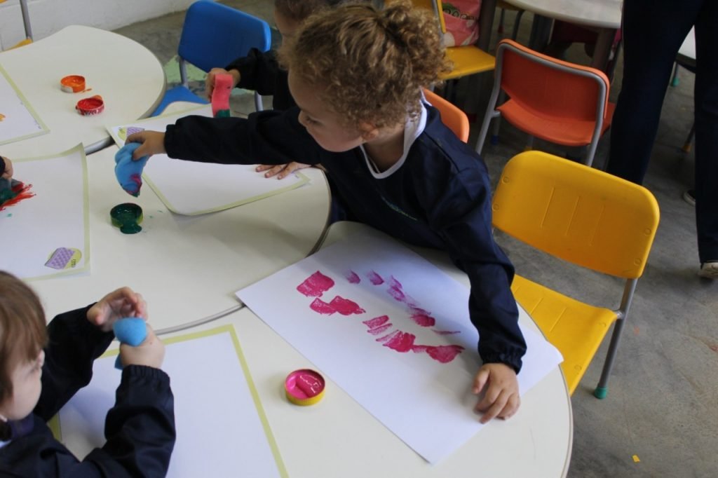 fases do desenvolvimento cognitivo infantil